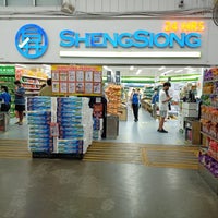 Photo taken at Sheng Siong Supermarket by Asaliah . on 8/27/2022
