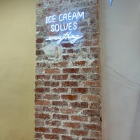 Photo taken at Bev&amp;#39;s Homemade Ice Cream by Lulú D. on 5/10/2023