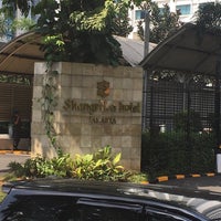 Photo taken at Shangri-La Hotel by jessramreas on 6/9/2017