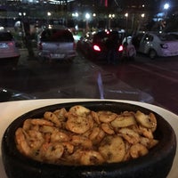 Foto scattata a Poyrazköy Sahil Balık Restaurant da CANAN A. il 4/27/2018