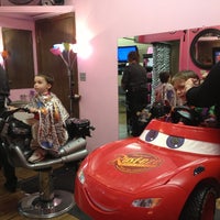 2/28/2013 tarihinde Jessica M.ziyaretçi tarafından Hair Salon for Kids'de çekilen fotoğraf