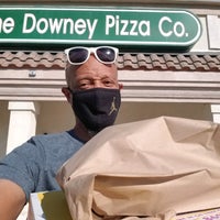 Foto tomada en Downey Pizza Company  por Ron T. el 8/7/2020