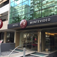 Foto diambil di My Suites Boutique Hotel &amp;amp; Wine Bar Montevideo oleh Ronaldo M. pada 3/22/2017