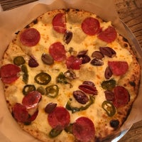 รูปภาพถ่ายที่ Pizza Snob โดย Tony D. เมื่อ 6/11/2017