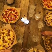 รูปภาพถ่ายที่ Pizza Snob โดย Tony D. เมื่อ 1/8/2018