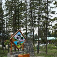 Снимок сделан в Lake Louise Ski Area &amp;amp; Mountain Resort пользователем Jime C. 6/9/2023
