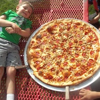 Das Foto wurde bei Tony&amp;#39;s Pizza von Tony&amp;#39;s Pizza am 6/29/2015 aufgenommen