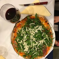 1/12/2017 tarihinde Brigitta T.ziyaretçi tarafından La Dolce Vita Ristorante - Étterem - Pizzeria'de çekilen fotoğraf