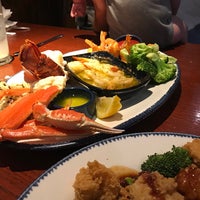 Photo taken at Red Lobster by Brigitta T. on 6/17/2018