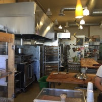 10/18/2015에 Tim O.님이 Arizmendi Bakery Panaderia &amp;amp; Pizzeria에서 찍은 사진
