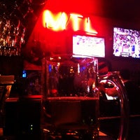 Foto tirada no(a) Mission Tobacco Lounge por Amanda M. em 12/6/2012