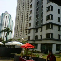 Photo taken at Taman Kemayoran Condominium by Syaiful H. on 9/19/2012