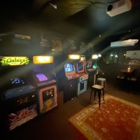 รูปภาพถ่ายที่ 1989 Arcade Bar โดย Mustafa O. เมื่อ 9/8/2022