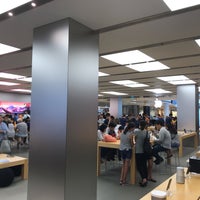 Photo taken at Apple Chatswood Chase by Mustafa O. on 1/28/2018