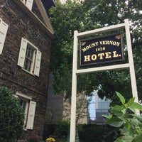Foto tirada no(a) Mount Vernon Hotel Museum por Cari em 10/16/2016