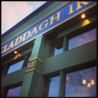 Foto tirada no(a) Claddagh Irish Pub por Chuck S. em 9/5/2013