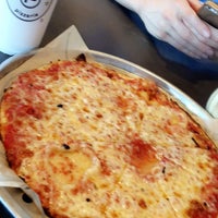 Photo taken at Pieology Pizzeria by Stephanie L. on 5/4/2016