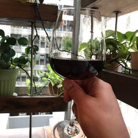 6/27/2017 tarihinde Mark R.ziyaretçi tarafından DiVino Wine Bar &amp; Restaurant'de çekilen fotoğraf