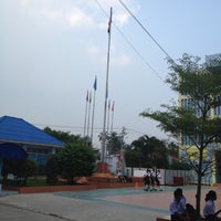 Photo taken at โรงเรียนทีปังกรวิทยาพัฒน์ (ทวีวัฒนา) Dipangkornwittayapat (Taweewattana) School by Aunchalee P. on 11/5/2012