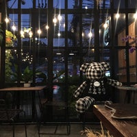 Photo taken at Creadz Cafe by Pa-rem on 2/8/2018