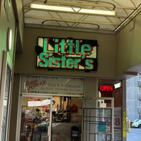 Photo taken at Little Sister&amp;#39;s Bookstore by Kestral on 4/23/2018