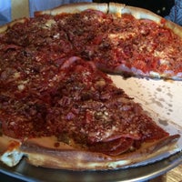 10/21/2016 tarihinde Matthew S.ziyaretçi tarafından South of Chicago Pizza and Beef'de çekilen fotoğraf