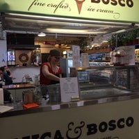 5/8/2014 tarihinde Kat J.ziyaretçi tarafından Luca &amp;amp; Bosco Ice Cream'de çekilen fotoğraf