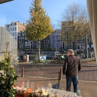 Foto tomada en Amsterdam Wiechmann Hotel  por Ramin R. el 11/24/2019