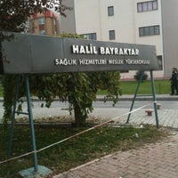 Photo taken at Halil Bayraktar Sağlık Hizmetleri Meslek Yüksekokulu by C U. on 9/27/2018