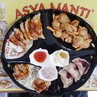 รูปภาพถ่ายที่ Asya Mantı โดย Zdndrnz เมื่อ 5/7/2019