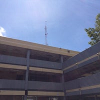 Photo taken at Edificio De Idiomas E.N.P. 2 by Josué V. on 8/18/2016