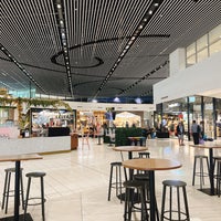 Foto diambil di International Terminal oleh 𝙻𝚒𝚕𝚒á𝚗𝚊 ✨ pada 10/13/2022