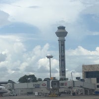 7/22/2016 tarihinde Brian G.ziyaretçi tarafından Cancún Uluslararası Havalimanı (CUN)'de çekilen fotoğraf