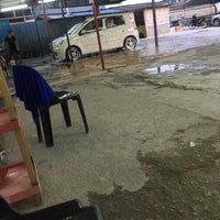 Photo taken at car wash cunit by Auni h. on 9/22/2017