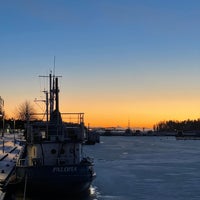 Photo taken at Herttoniemenranta / Hertonäs strand by Timo S. on 12/24/2022