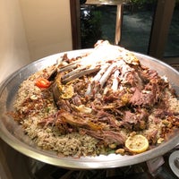 Foto tomada en Al Nafoura Lebanese Restaurant  por Arief Mulya R. el 12/7/2019