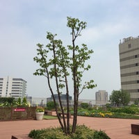 Photo taken at ebisu green garden by 緑色本 on 7/3/2017