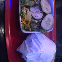 Photo taken at Red Robin Gourmet Burgers and Brews by Les R. on 8/8/2019