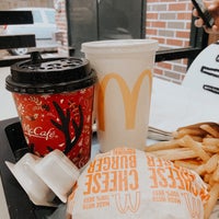 Foto tirada no(a) McDonald&amp;#39;s por Sintij@ em 11/6/2019