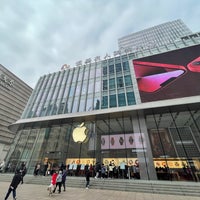 Photo taken at Apple Nanjing East by Carpenter L. on 1/15/2022