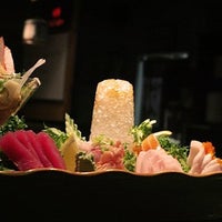 Das Foto wurde bei Sushi Yama Asian Bistro von Sushi Yama Asian Bistro am 7/8/2015 aufgenommen