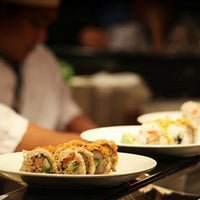 7/8/2015 tarihinde Sushi Yama Asian Bistroziyaretçi tarafından Sushi Yama Asian Bistro'de çekilen fotoğraf