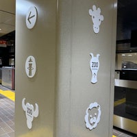 Photo taken at Midosuji Line Dobutsuen-mae Station (M22) by ひとりざけ on 10/15/2023