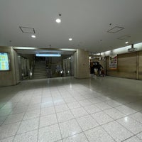 Photo taken at Osaka Ekimae 2nd Building by ひとりざけ on 4/15/2023