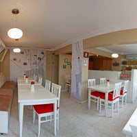 Photo taken at Olivia&amp;#39;s Pizzeria by Turgut K. on 11/29/2012