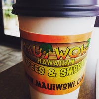Photo taken at Maui Wowi Hawaiian Coffees &amp;amp; Smoothies by Sharka K. on 8/23/2015