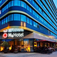 Photo taken at H4 Hotel Berlin Alexanderplatz by H-Hotels.com on 12/17/2019