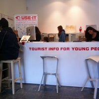 Das Foto wurde bei USE-IT Tourist Info for Young People von Valentine V. am 10/19/2012 aufgenommen