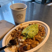Photo taken at Chipotle Mexican Grill by Eury D. 👳🏾‍♀️ on 2/20/2019