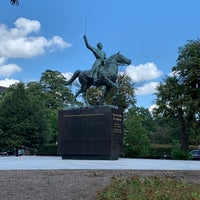 Photo taken at Simon Bolivar Statue by Eury D. 👳🏾‍♀️ on 8/23/2020